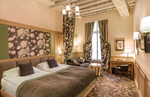 6th Arrondissement Hotel | Discover La Perle: Wheelchair Accessible & Family Friendly