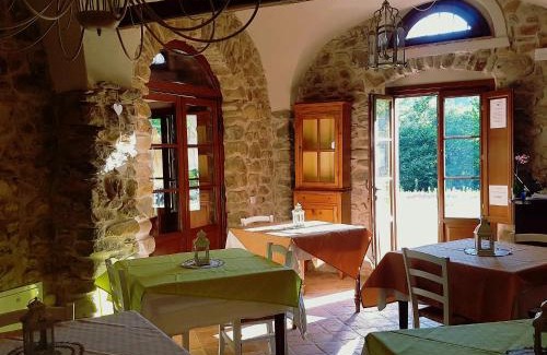 Sesta Godano House | Cozy La Peschiera Sul Vara B&B - Guest Rated 8.5/10
