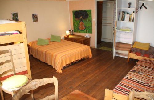 Saint-Dalmas-le-Selvage Bed & Breakfast | Cozy La Petite Étoile d'Hôtes in Mercantour with Dining