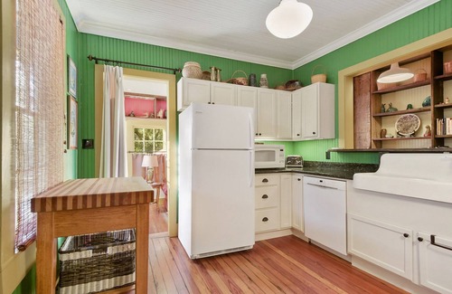 Bay St Louis House | Experience La Petite Cachette in Historic Bay St. Louis