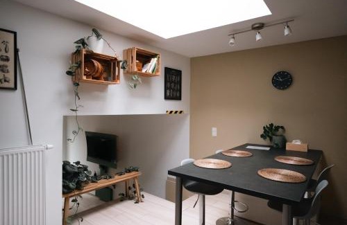 Namur Apartment | Cozy La Petite Citadelle Apartment - Pet Friendly Retreat