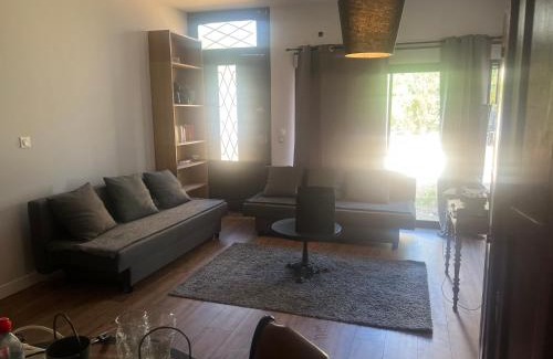 Poitiers Apartment | Inviting Family Retreat at La Petite Halte - 7.9/10