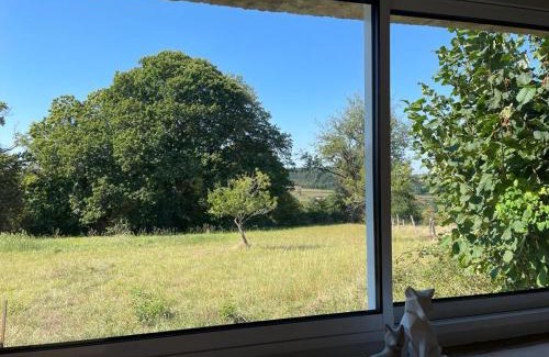 Marmagne Apartment | Pet-Friendly Retreat at La Petite Maison d’Orphée
