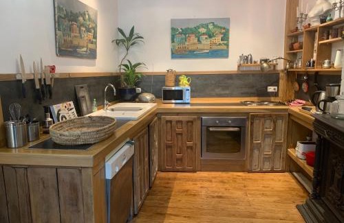 Crepy-en-Valois House | Cozy La Petite Maison with Ocean Views & Pet-Friendly Stays