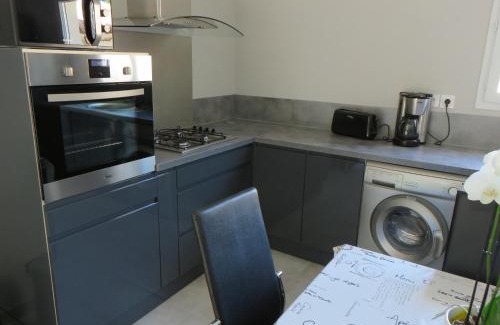 Malataverne House | Inviting La Petite Maison: Family-Friendly with Pool Access