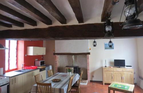 Theillay House | Pet-Friendly Haven: La Petite Maison with Perfect Ratings