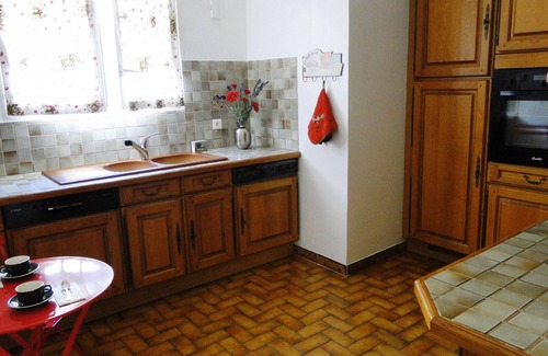Lorgues Villa | 'La Petite Maison' Provencal charm, downtown, quiet, protected environment