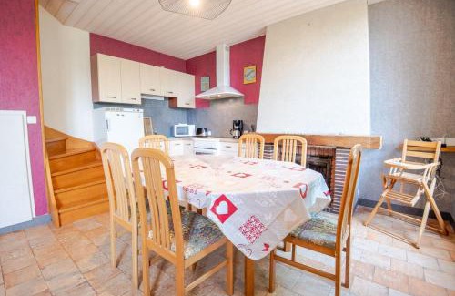 Nazelles-Negron House | Discover La Petite Maison: Family-Friendly Hilltop Retreat