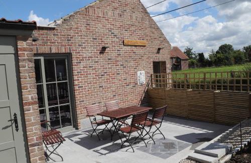 Frasnes-lez-Buissenal House | Explore La Petite Mazure: Family-Friendly with Hot Tub