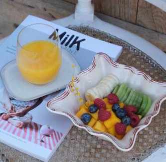 Chaveyriat Bed & Breakfast | Unwind at La Petite Parenthèse with Oceanfront Bliss