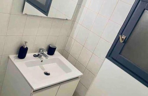 Vaux-sur-Seine Apartment | Family-Friendly Retreat at La Petite Planque Awaits You