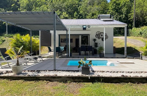 Riviere-Salee House | Experience la petite rivière: 4-Star Hotel with Pool