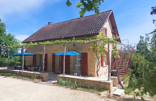 Saint-Andre-dAllas House | La Petite Salamandre: Gîte with Pool Near Sarlat