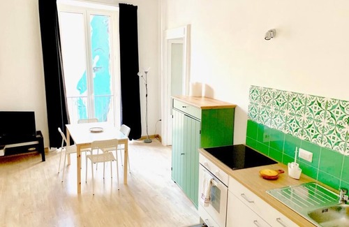 Montecalvario Apartment | Relax at La Piazzetta - Naples with Spa and Breakfast