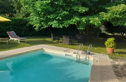 Courry Bed & Breakfast | Inviting La Picholine: Oceanfront Room with Pool Access