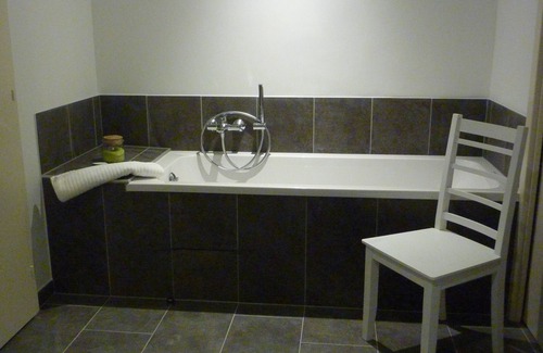 Freland House | Discover La Pierre d'Eau: Rated 10/10 with Family Dining