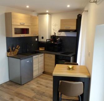 Tartas Apartment | Top Rated La Pierre n°6 Grand Studio with AC Comfort