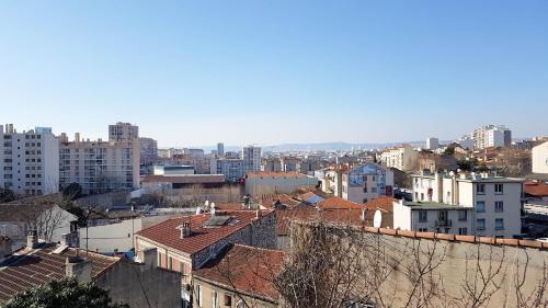 La Belle de Mai Apartment | Discover La plus belle de main: Family-Friendly Retreat