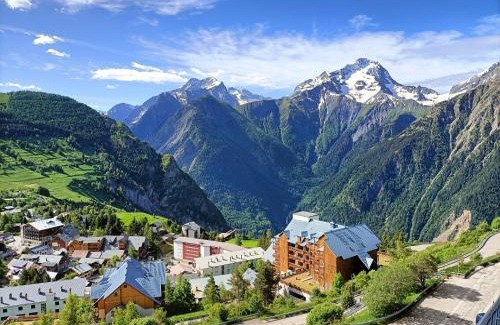 Les Deux Alpes Apartment | Experience the Breathtaking Views at Les 2 Alpes