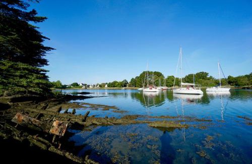 Tregunc House | Discover La Pointe de Sel: Family-Friendly Retreat Awaits