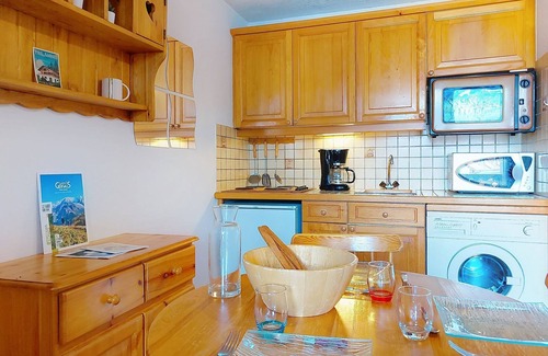Saint-Gervais-les-Bains Apartment | Pet-Friendly Lake View Retreat at La Pointe des Aravis