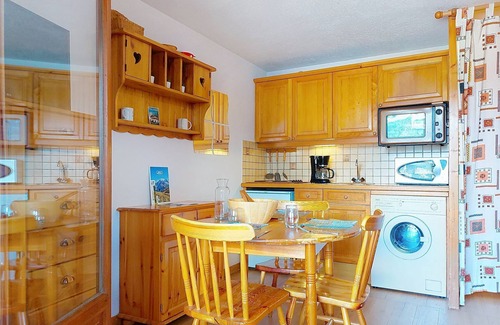 Saint-Gervais-les-Bains Apartment | Pet-Friendly Lake View Retreat at La Pointe des Aravis