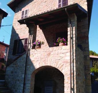 Ponte Nizza House | Pet-Friendly Retreat at La Pomella for Family Getaways