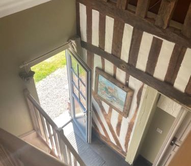 Honfleur Bed & Breakfast | Escape to La Pomme d'Amour: Oceanfront Retreat with Pool