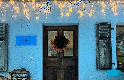 Le Biot Apartment | Pet-Friendly Comfort at La Pomme de Pin Hotel
