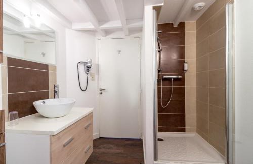 Bruz Apartment | La Pommeraie: Pet-Friendly Retreat with Top Guest Rating