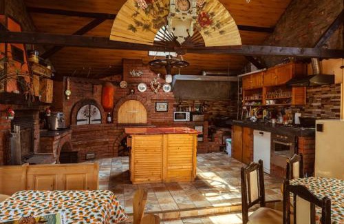 Adamus House | Relax at La Popica: Family and Pet-Friendly Retreat