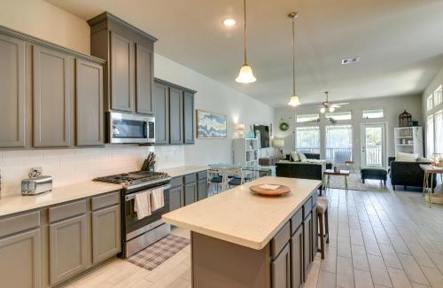 La Porte House | Beachside Escape: La Porte Home with Balconies and Ocean Views