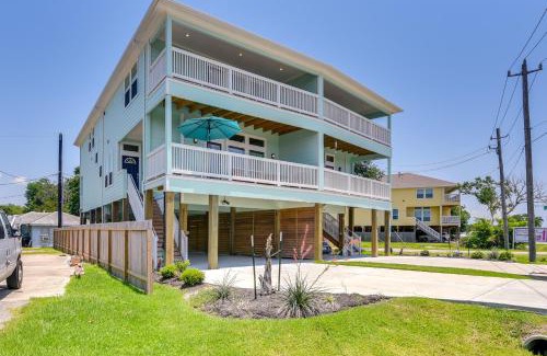 La Porte House | Beachside Escape: La Porte Home with Balconies and Ocean Views