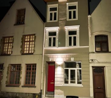 Oudenaarde House | Exceptional Stay at La Porte Rouge - The Red Door Hotel