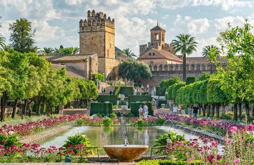 Parque Cruz Conde Apartment | Pet-Friendly Escape at La Posada Cordobesa - 8.4/10 Rating