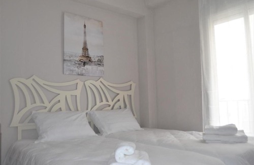 Parque Cruz Conde Apartment | Pet-Friendly Escape at La Posada Cordobesa - 8.4/10 Rating