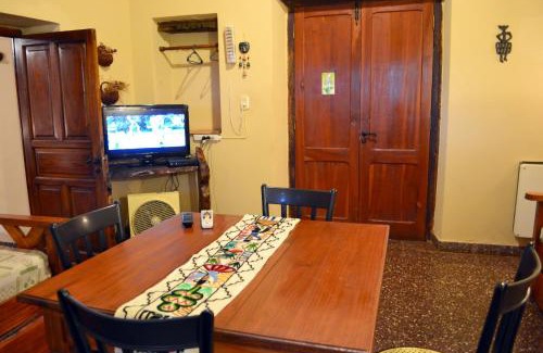 Coronel Moldes Hotel | Family-Friendly Stay at La Posada De Juan with Pool & Hot Tub