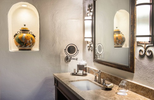 Historic Eastside Hotel | Relax at La Posada de Santa Fe Resort & Spa with Pool Access