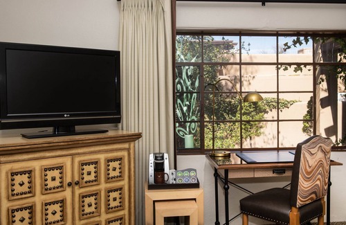 Historic Eastside Hotel | Relax at La Posada de Santa Fe Resort & Spa with Pool Access