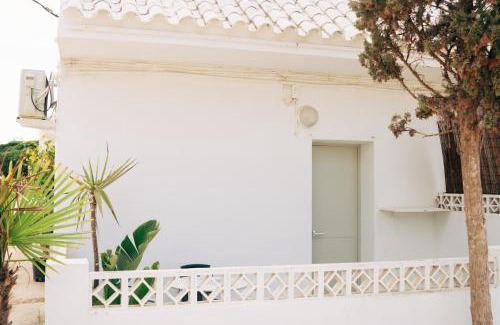 Los Canos de Meca Hotel | Cozy La Posada de Trafalgar with Oceanfront Views