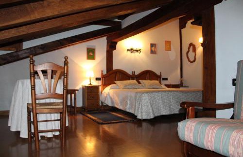 Vinon House | Discover La Posada de Viñón - Casa Reda: Family-Friendly Retreat