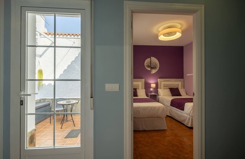 Carrascalejo House | Discover La Posada del 42: Family-Friendly with Spa & Breakfast