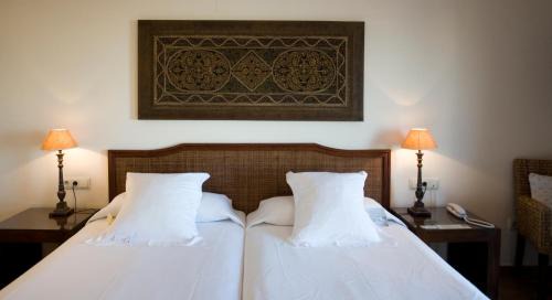 Denia Old Town Hotel | Discover La Posada del Mar: Family-Friendly with Dining