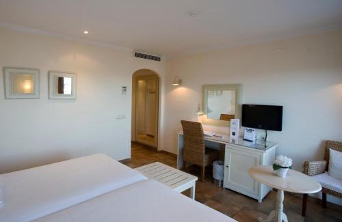 Denia Old Town Hotel | Discover La Posada del Mar: Family-Friendly with Dining