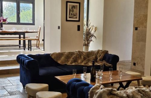Esson House | Explore La Poserie des Monts et Vallées - Pet Friendly Retreat