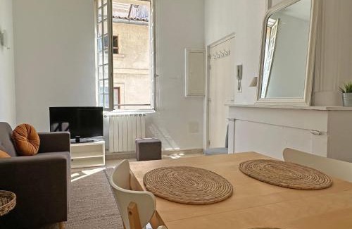 Avignon City Centre Apartment | Top-Rated La Poterne d'Avignon: Cozy Stay in the City