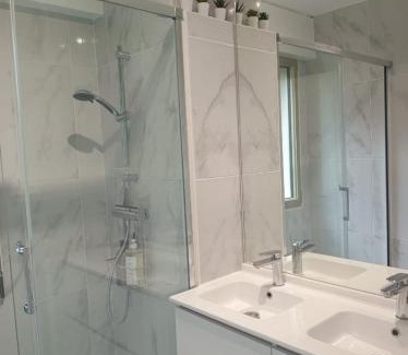 Adamville Apartment | La Précieuse, RER A Proche Paris