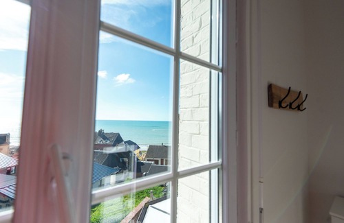 Ault Apartment | Cozy La Préférée: Ocean View App with Spa & Kitchen