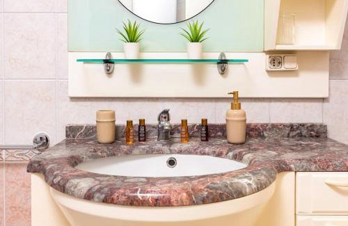 Plovdiv Center Apartment | Discover La Primavera Apartment – Rated 10/10 by Guests