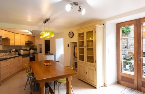 Sainte-Enimie House | Guest Rated 10/10 at La Proue du Serre - Family Kitchen Haven